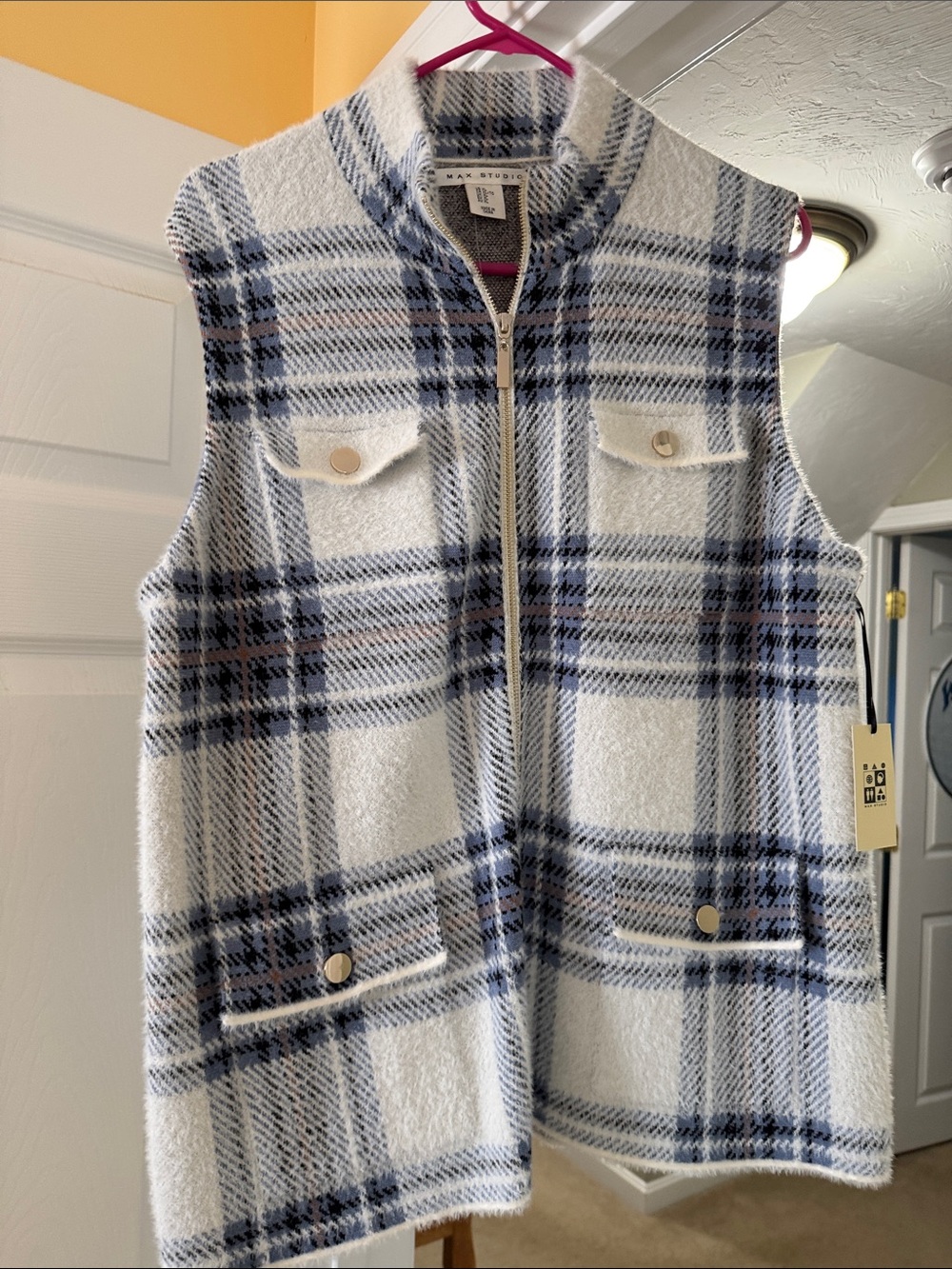 Max Studio White & Blue Plaid Sleeveless Zip Vest